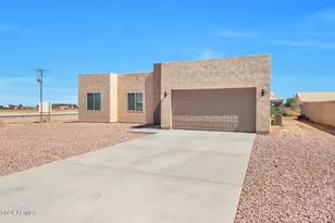 9121 W Debbie Ln, Arizona City, AZ 85123 - Photo 2