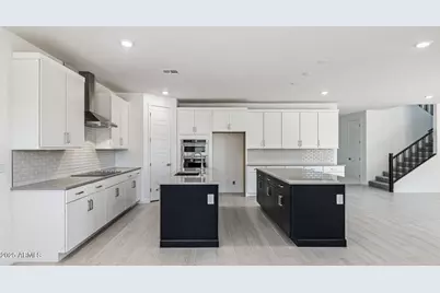 10034 S 23rd Lane, Phoenix, AZ 85041 - Photo 14