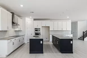 10034 S 23rd Ln, Phoenix, AZ 85041 - Photo 14