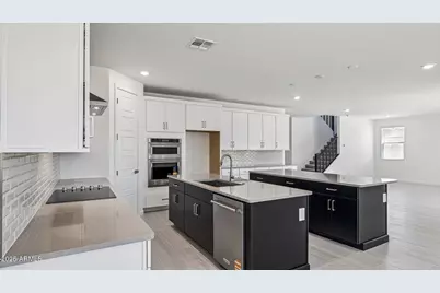 10034 S 23rd Lane, Phoenix, AZ 85041 - Photo 10