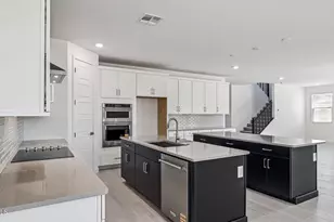 10034 S 23rd Ln, Phoenix, AZ 85041 - Photo 10