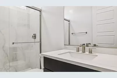 10034 S 23rd Lane, Phoenix, AZ 85041 - Photo 34