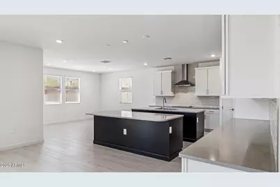 10034 S 23rd Lane, Phoenix, AZ 85041 - Photo 12