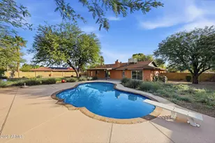 11236 North 42nd Pl, Phoenix, AZ 85028 - Photo 2