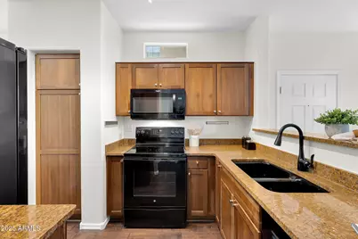 2725 E Mine Creek Road #1076, Phoenix, AZ 85024 - Photo 10