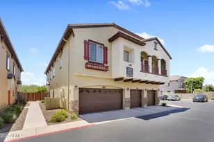 2725 E Mine Creek Rd, Phoenix, AZ 85024 - Photo 2