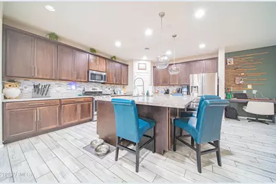 8545 W Peppertree Lane, Glendale, AZ 85305 - Photo 6