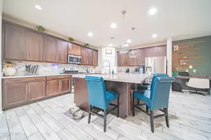 8545 W Peppertree Ln, Glendale, AZ 85305 - Photo 6