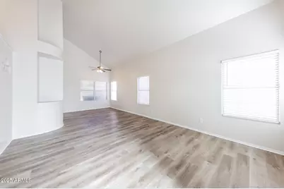 7742 W McRae Way, Glendale, AZ 85308 - Photo 4