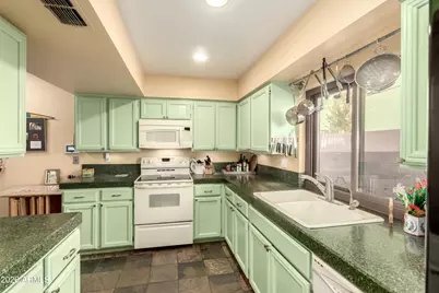 1711 E Frier Drive, Phoenix, AZ 85020 - Photo 4