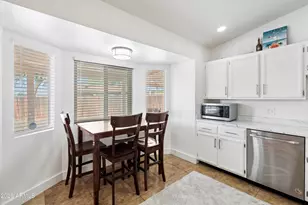 10406 N 41st Dr, Phoenix, AZ 85051 - Photo 12