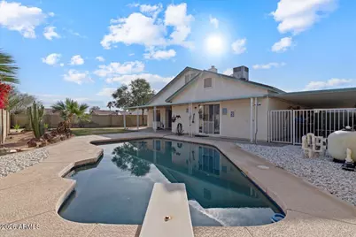 1920 E Saint Catherine Avenue, Phoenix, AZ 85042 - Photo 4