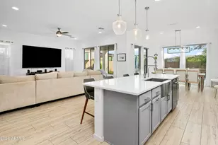 2819 E Los Gatos Dr, Phoenix, AZ 85050 - Photo 4