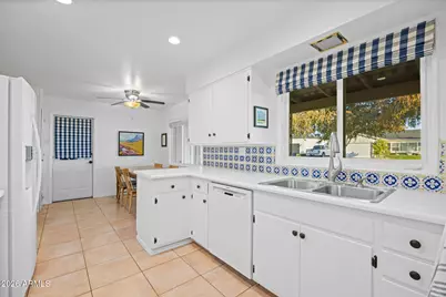 4209 E Patricia Jane Drive, Phoenix, AZ 85018 - Photo 12