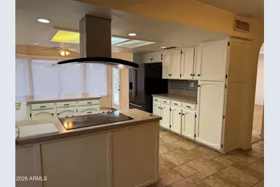 7126 W Sunnyside Drive, Peoria, AZ 85345 - Photo 2