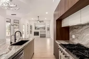 4843 E Estevan Rd, Phoenix, AZ 85054 - Photo 6