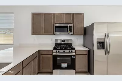 9836 W Catalina Drive, Phoenix, AZ 85037 - Photo 8