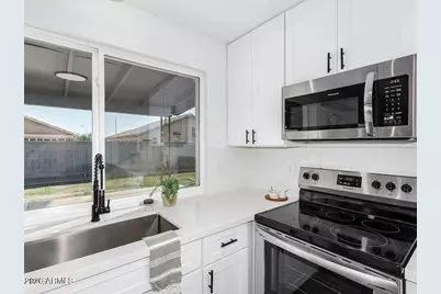 2529 E Commonwealth Circle, Chandler, AZ 85225 - Photo 8