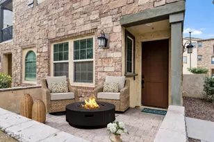 2743 S Balsam Dr, Gilbert, AZ 85295 - Photo 2