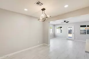 6715 N 32nd Dr, Phoenix, AZ 85017 - Photo 6