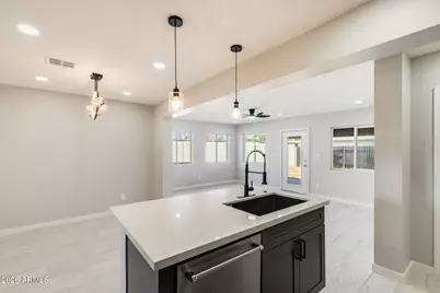 6715 N 32nd Drive, Phoenix, AZ 85017 - Photo 10