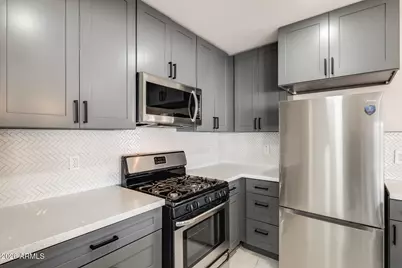 6715 N 32nd Drive, Phoenix, AZ 85017 - Photo 1