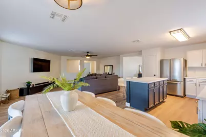 10561 W Louise Drive, Peoria, AZ 85383 - Photo 12