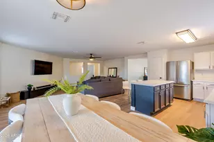 10561 W Louise Dr, Peoria, AZ 85383 - Photo 12