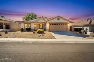 10561 W Louise Dr, Peoria, AZ 85383 - Photo 2