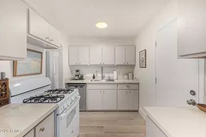 811 E El Caminito Drive, Phoenix, AZ 85020 - Photo 14