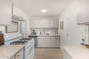 811 E El Caminito Dr, Phoenix, AZ 85020 - Photo 14