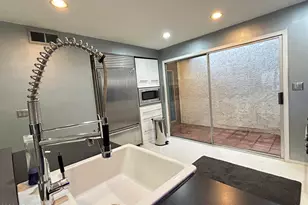 4601 N 73rd St, Scottsdale, AZ 85251 - Photo 8