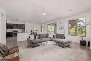 2425 W Bronco Butte Trl, Phoenix, AZ 85085 - Photo 10