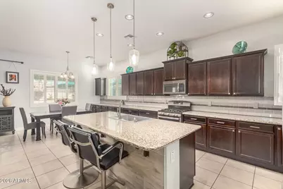 18584 W Kendall Street, Goodyear, AZ 85338 - Photo 10