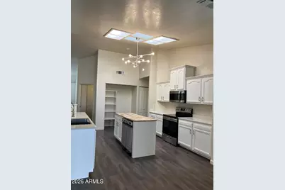 910 S Paradise Drive, Gilbert, AZ 85233 - Photo 8