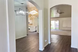 910 S Paradise Dr, Gilbert, AZ 85233 - Photo 1