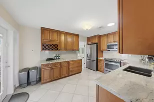 2346 E Orangewood Ave, Phoenix, AZ 85020 - Photo 18