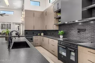 5930 N 45th Pl, Phoenix, AZ 85018 - Photo 18