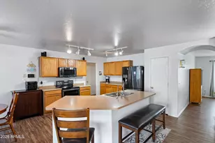 8607 N 68th Dr, Peoria, AZ 85345 - Photo 8