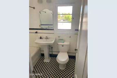 520 E Orange Drive, Phoenix, AZ 85012 - Photo 16