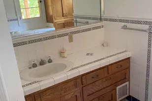 520 E Orange Dr, Phoenix, AZ 85012 - Photo 14