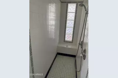 520 E Orange Drive, Phoenix, AZ 85012 - Photo 8