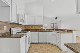 20891 N 84th Dr, Peoria, AZ 85382 - Photo 10