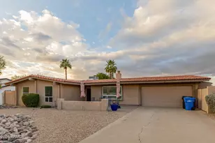802 W Caribbean Ln, Phoenix, AZ 85023 - Photo 14
