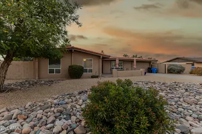 802 W Caribbean Lane, Phoenix, AZ 85023 - Photo 2