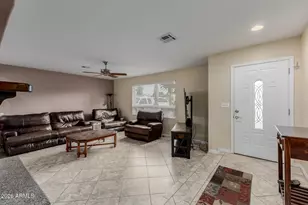 802 W Caribbean Ln, Phoenix, AZ 85023 - Photo 16