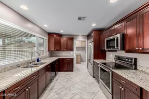 802 W Caribbean Ln, Phoenix, AZ 85023 - Photo 70