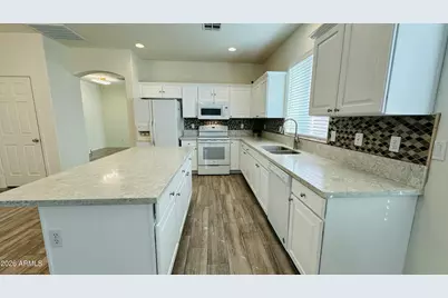 4642 S Cobblestone Street, Gilbert, AZ 85297 - Photo 2