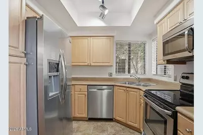 7008 E Gold Dust Avenue #115, Paradise Valley, AZ 85253 - Photo 4