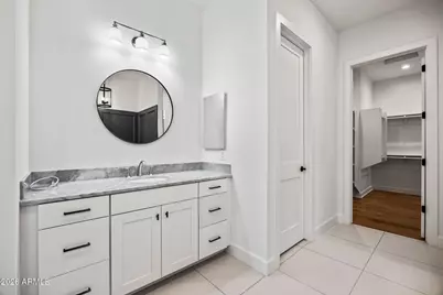 4201 E Cheery Lynn Road, Phoenix, AZ 85018 - Photo 18